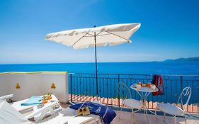 Casa Olga, Un Affaccio Sul Mare !!