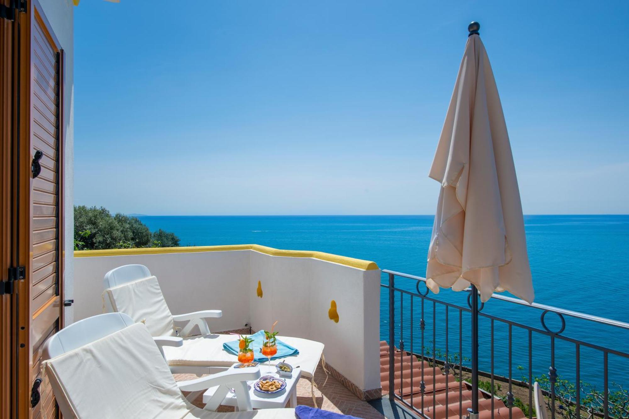 Apartament Casa Olga, Un Affaccio Sul Mare !! Praiano Zewnętrze zdjęcie